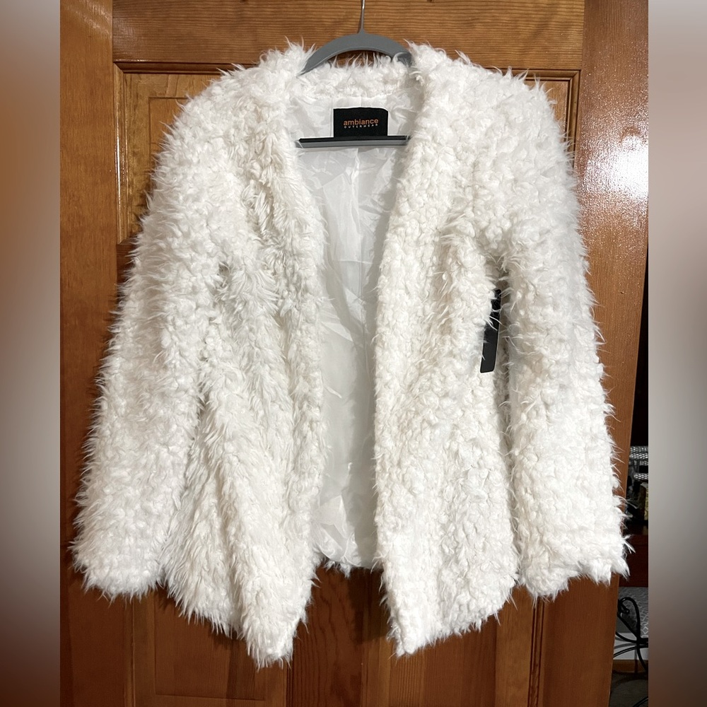 NWT-Off white cardigan Size Medium